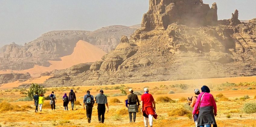 Copie de Copie de Yellow And Blue India Travel Promo Facebook Post_20260616_152918_0000