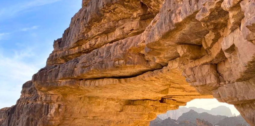 Copie de Copie de Yellow And Blue India Travel Promo Facebook Post_20260616_154823_0000